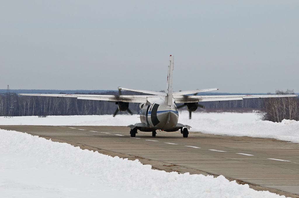 Рулежка после посадки L-410
